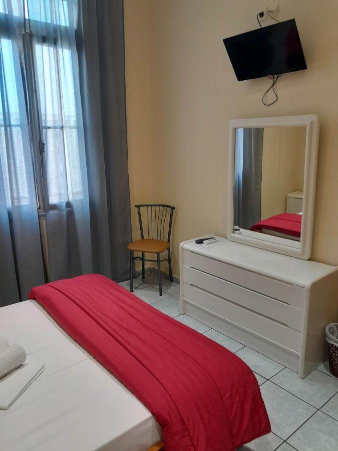 Ikaros Hotel Piraeus Ngoại thất bức ảnh